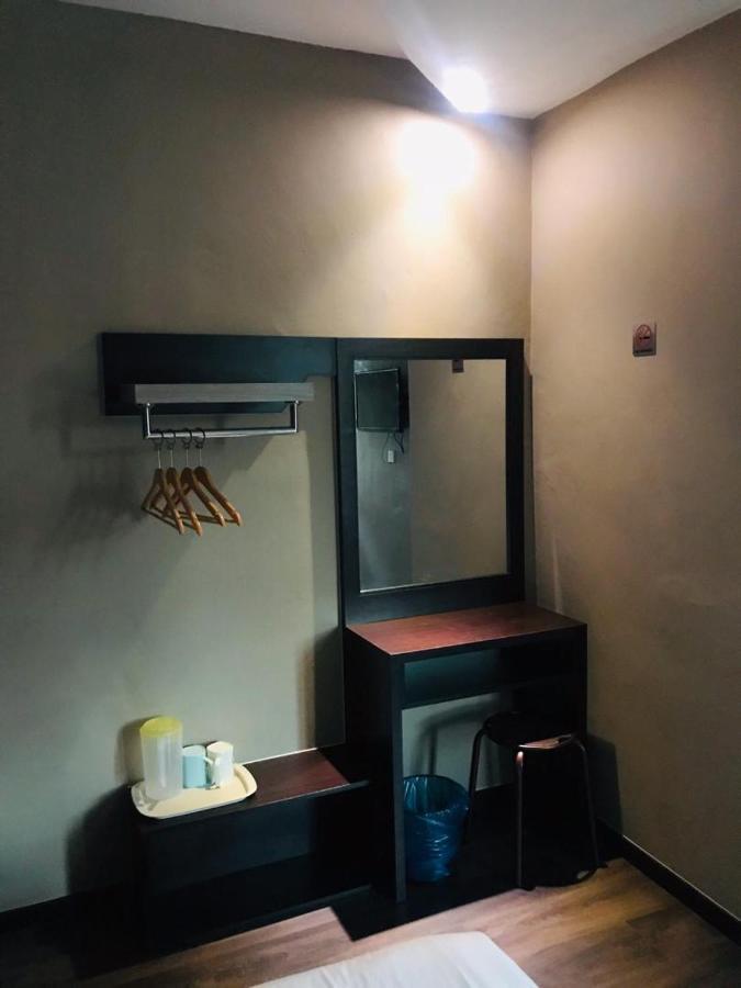 Highway Times Inn Hotel ايبوه المظهر الخارجي الصورة